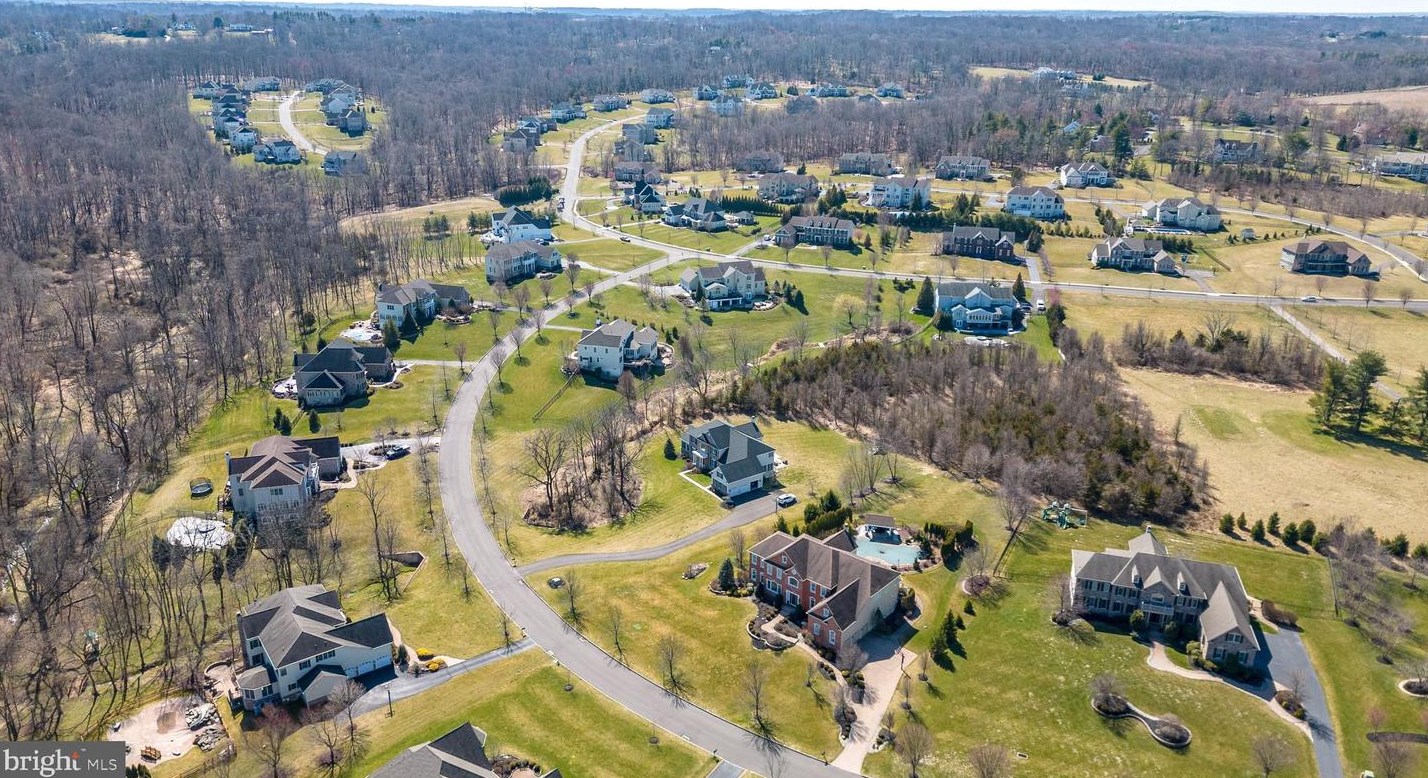 11 Holme Ct, Upper Makefield PA  18940-3024 exterior