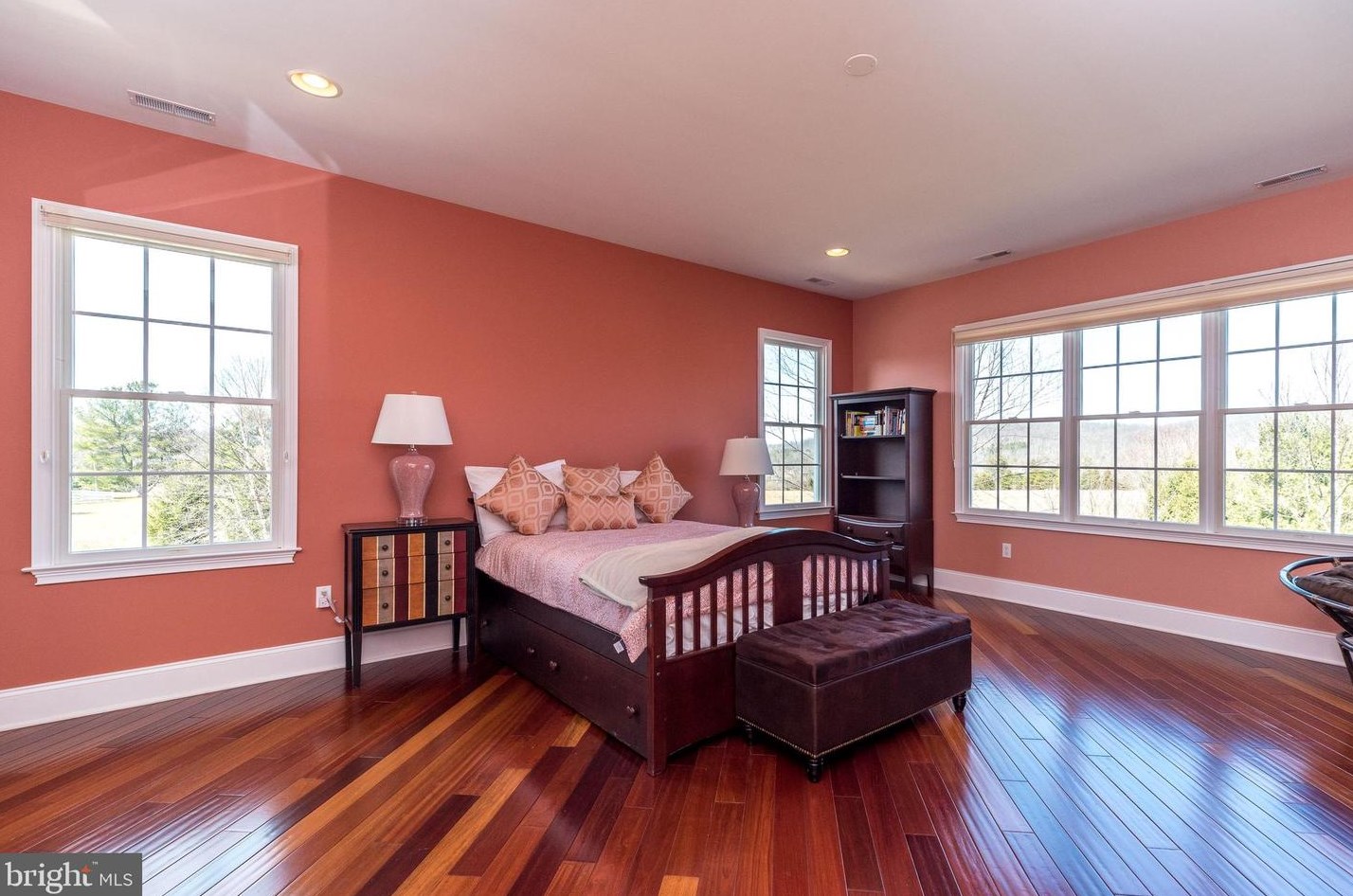 11 Holme Ct, Upper Makefield PA  18940-3024 exterior