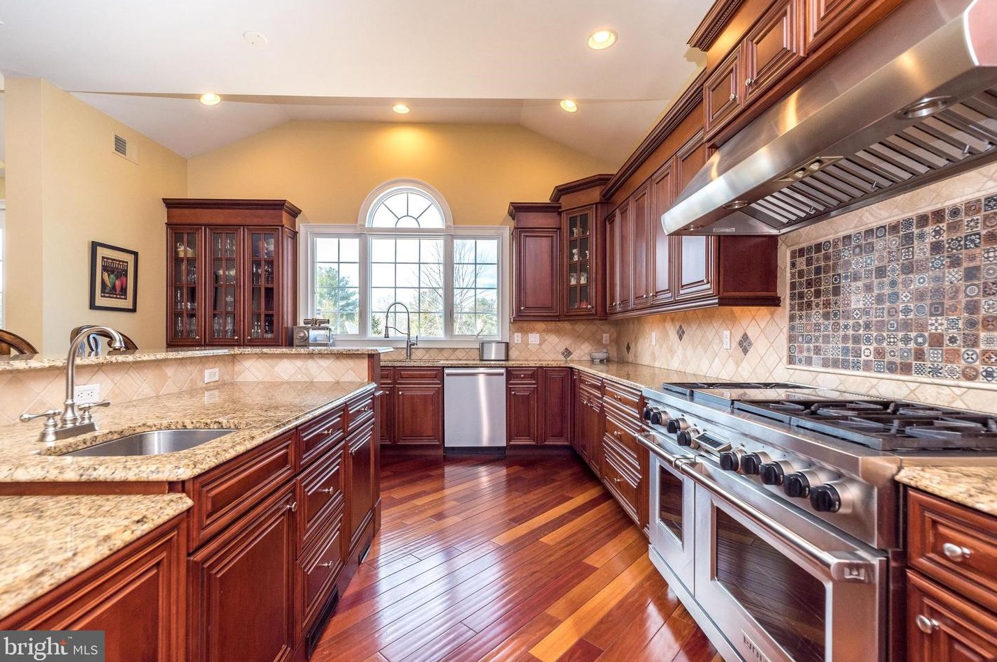 11 Holme Ct, Upper Makefield PA  18940-3024 exterior