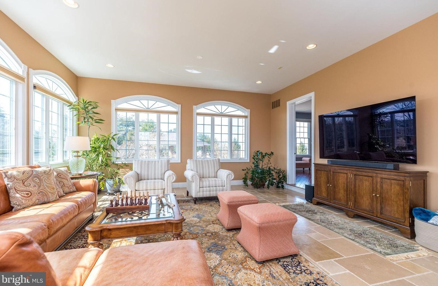 11 Holme Ct, Upper Makefield PA  18940-3024 exterior