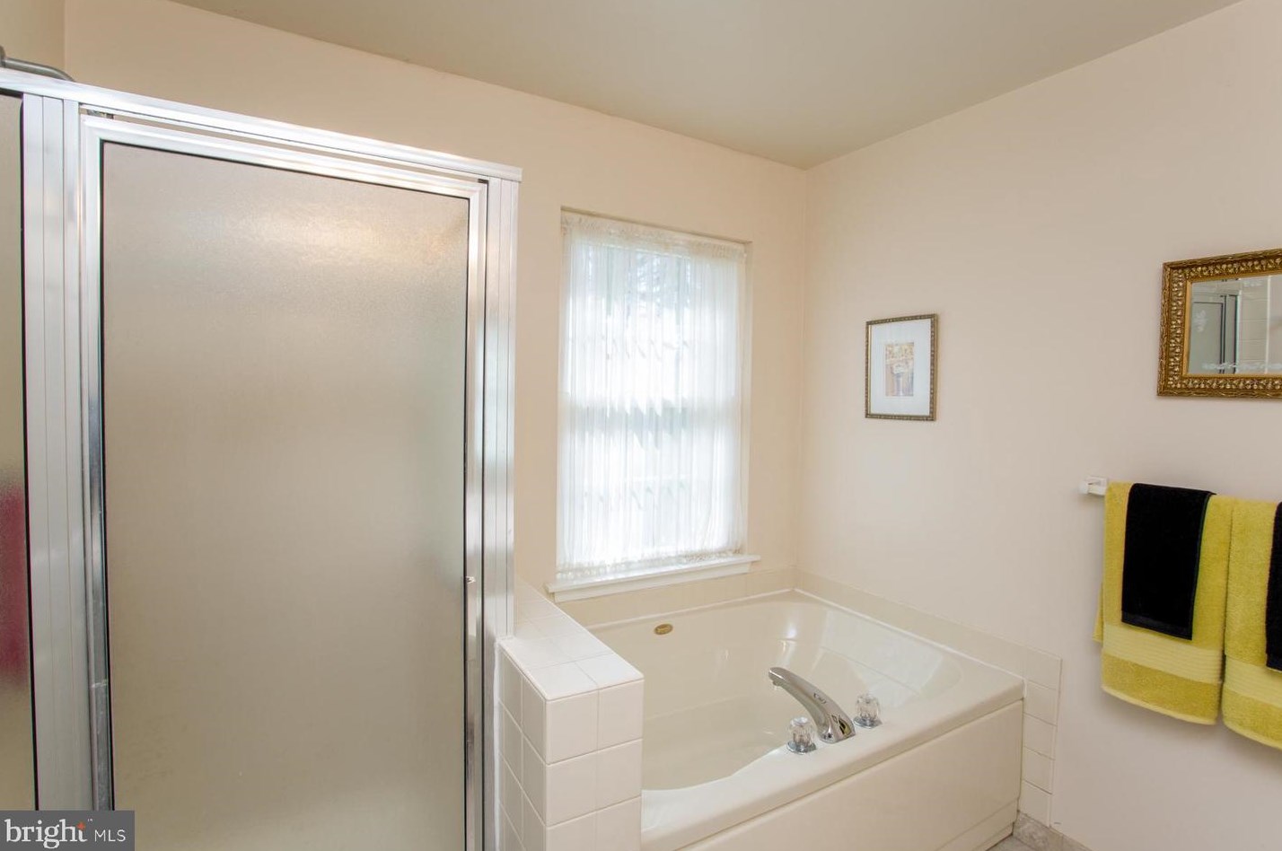 98 Steeplechase Dr, Gardenville PA  18901-5714 exterior