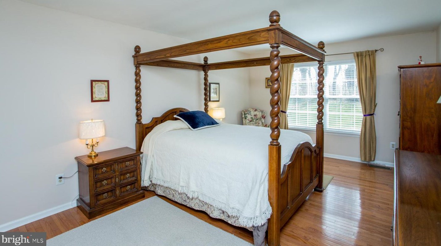 98 Steeplechase Dr, Gardenville PA  18901-5714 exterior