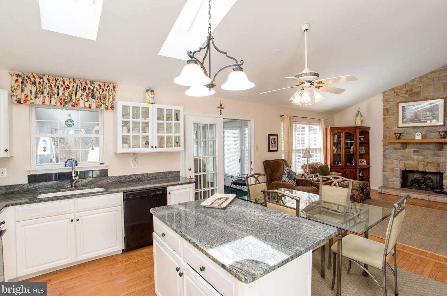 98 Steeplechase Dr, Gardenville PA  18901-5714 exterior