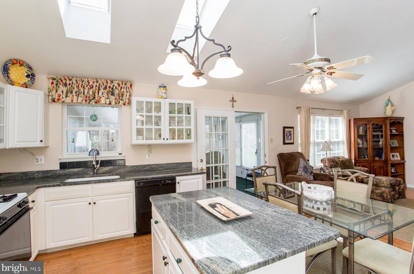 98 Steeplechase Dr, Gardenville PA  18901-5714 exterior