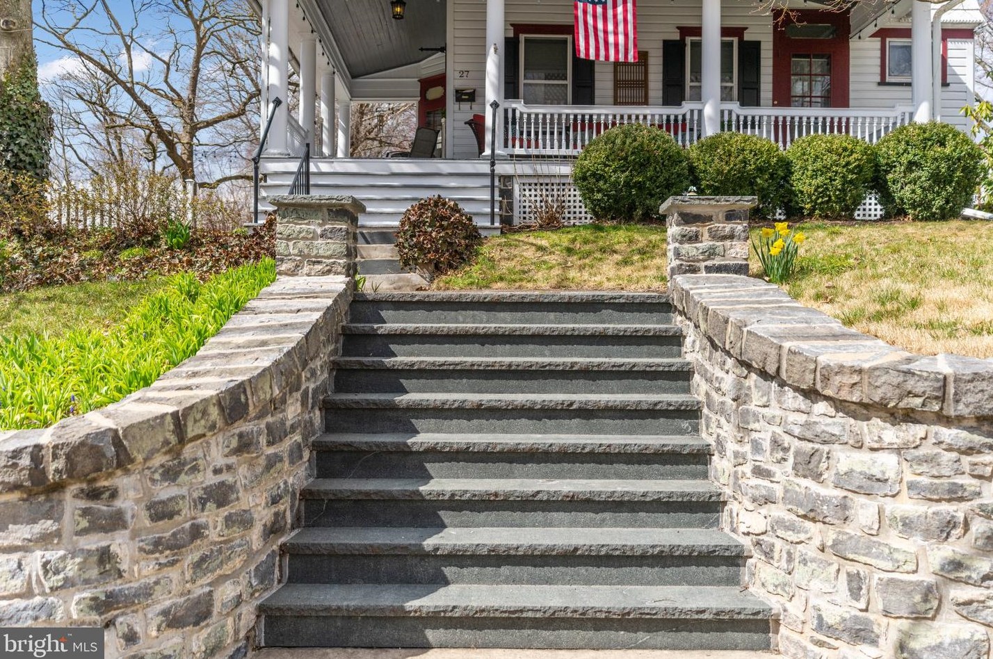 27 Green St, Sellersville PA  18960-2407 exterior