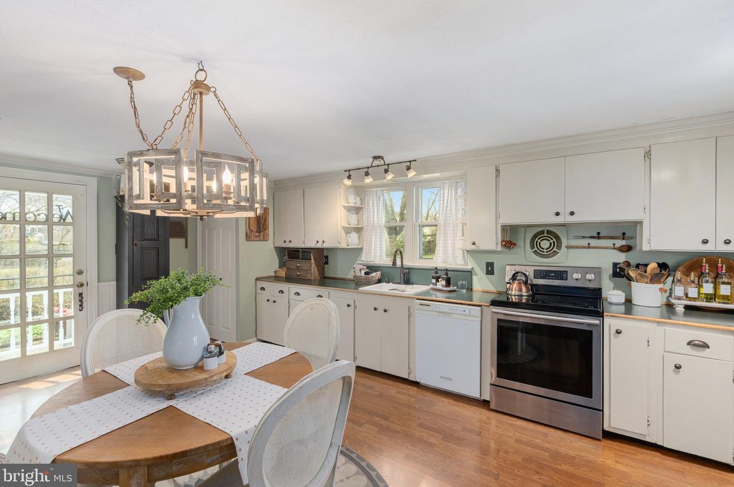 27 Green St, Sellersville PA  18960-2407 exterior