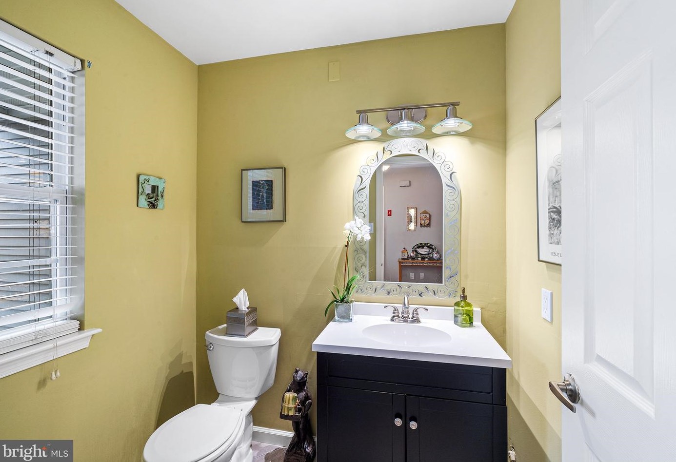 33 Cypress Pl, Upper Makefield PA  18940-9272 exterior