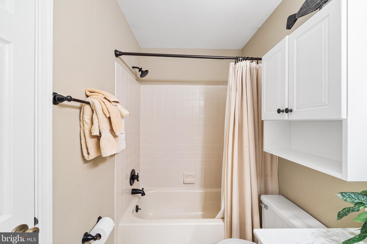 33 Cypress Pl, Upper Makefield PA  18940-9272 exterior