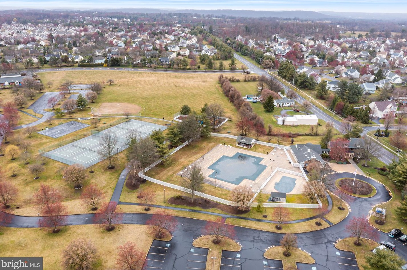 33 Cypress Pl, Upper Makefield PA  18940-9272 exterior