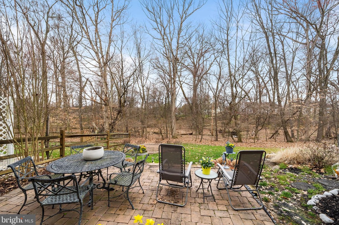 33 Cypress Pl, Upper Makefield PA  18940-9272 exterior