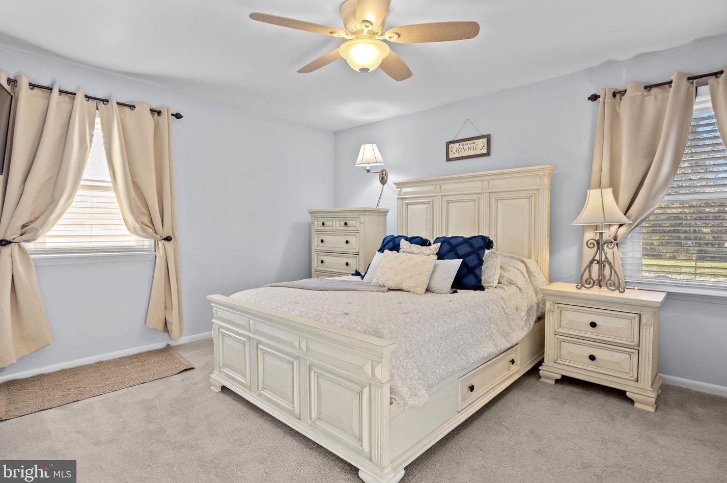 25 Lenape Dr, Sellersville PA  18960-1566 exterior