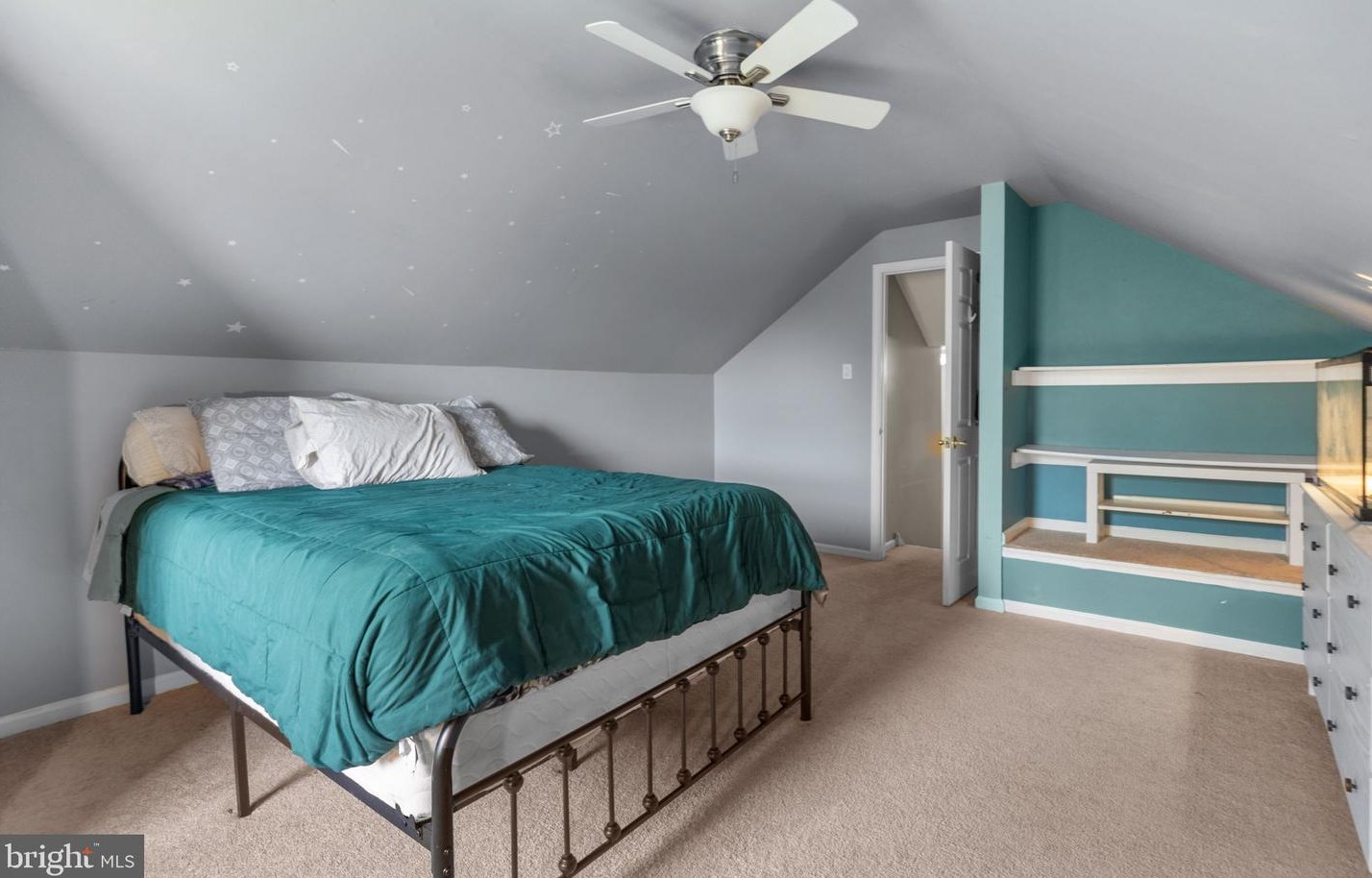 17 Connover Pl, Upper Makefield PA  18940-1117 exterior