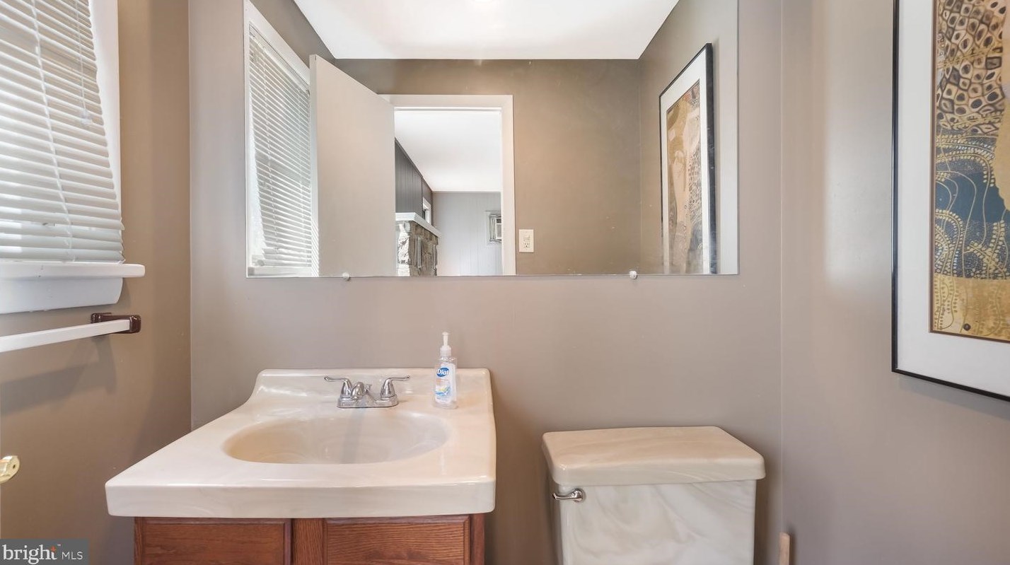 3061 Swamp Rd, Gardenville PA  18902-1673 exterior