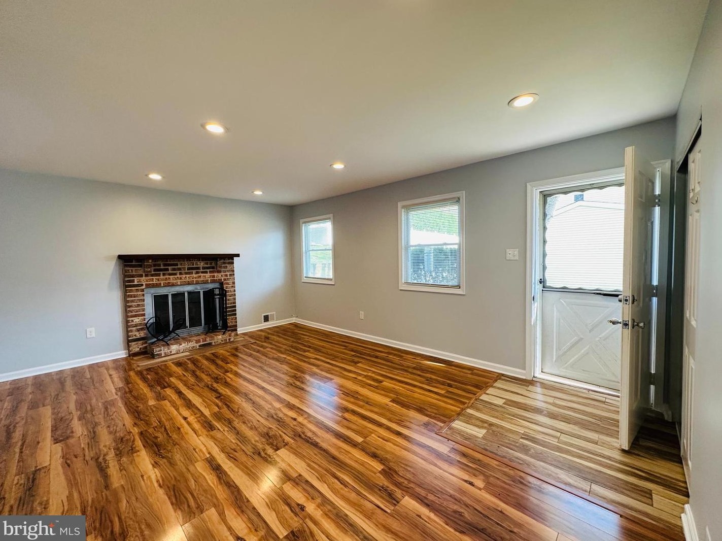 319 Canterbury Ct, Upper Makefield PA  18940-1400 exterior