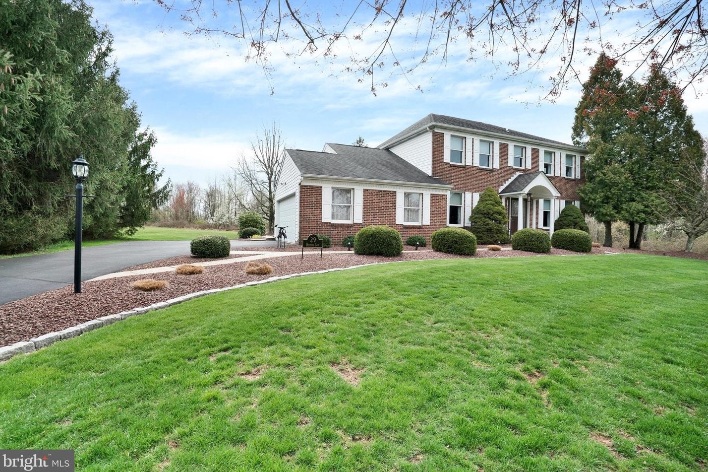 29 Bedford Ln, Upper Makefield PA  18940-1177 exterior