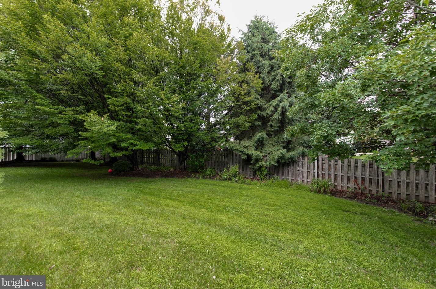 350 Laurel Oaks Dr, Langhorne PA  19047-8528 exterior