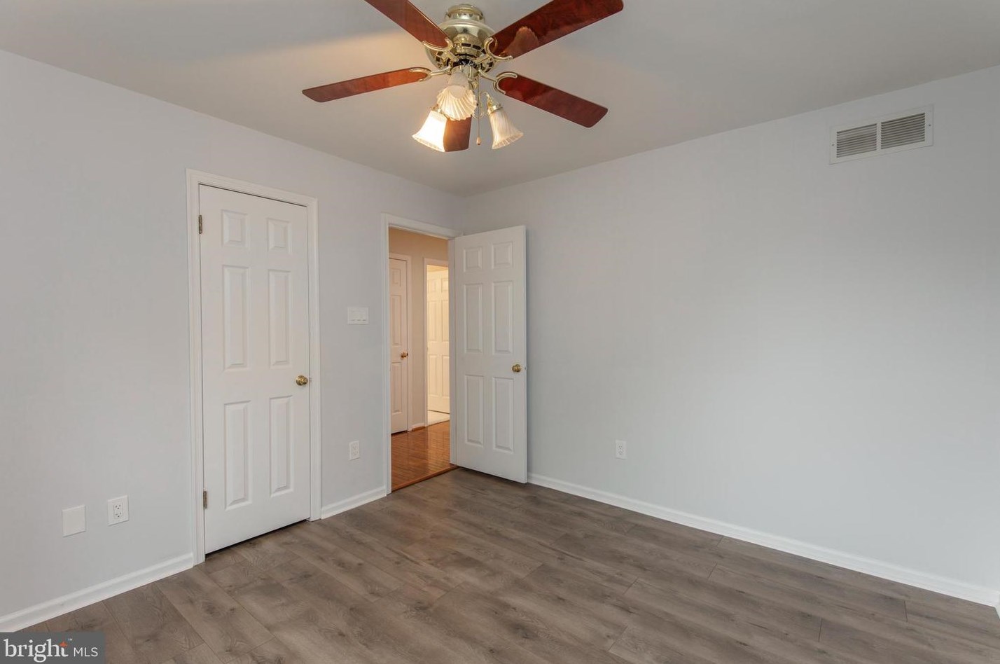 350 Laurel Oaks Dr, Langhorne PA  19047-8528 exterior