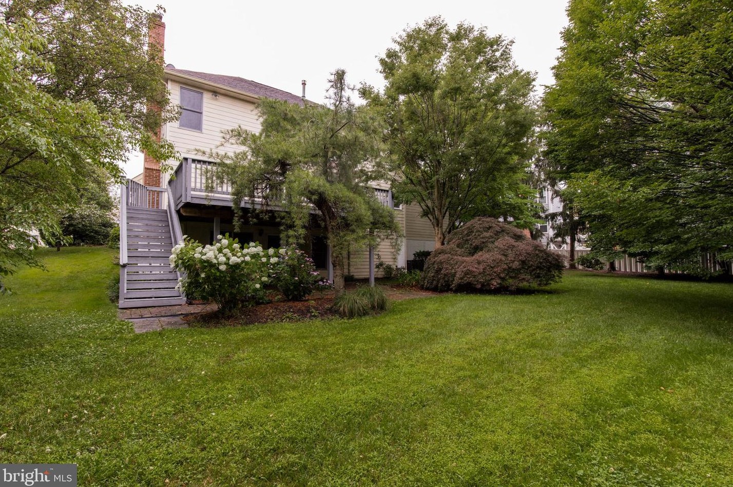 350 Laurel Oaks Dr, Langhorne PA  19047-8528 exterior