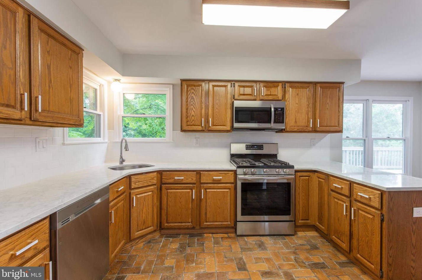 350 Laurel Oaks Dr, Langhorne PA  19047-8528 exterior