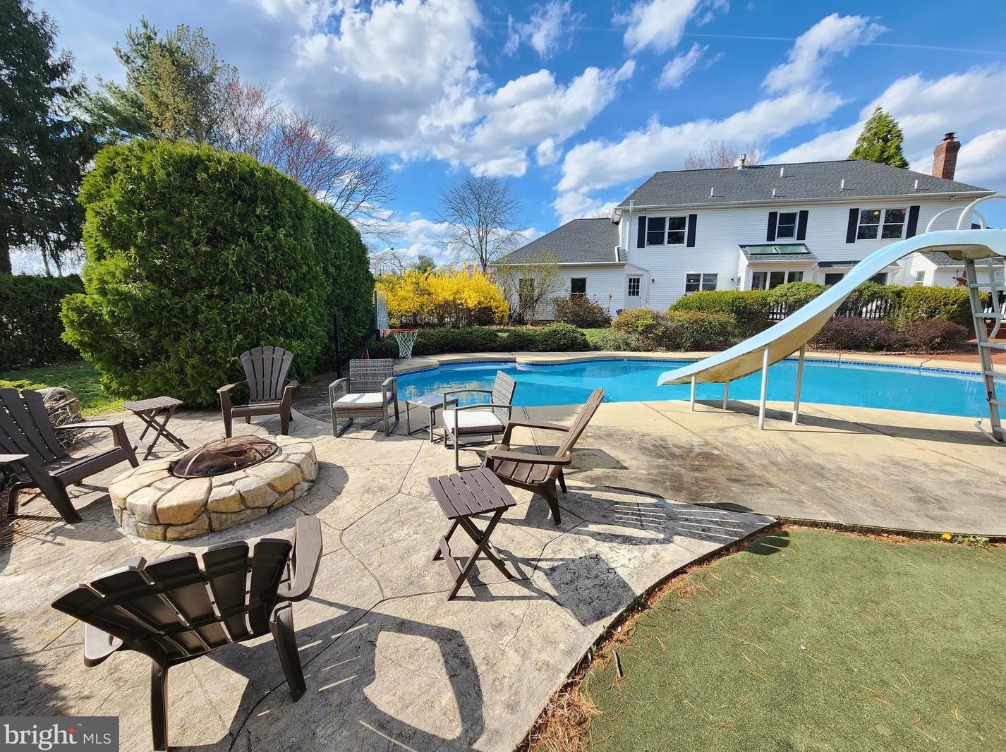 255 Pintail Ct, Langhorne PA  19047-8242 exterior