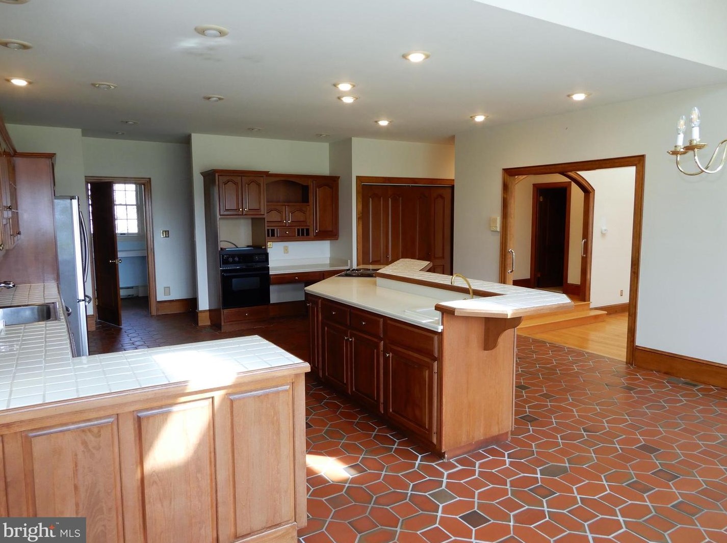 1 Spring Oak Dr, Upper Makefield PA  18940-2528 exterior