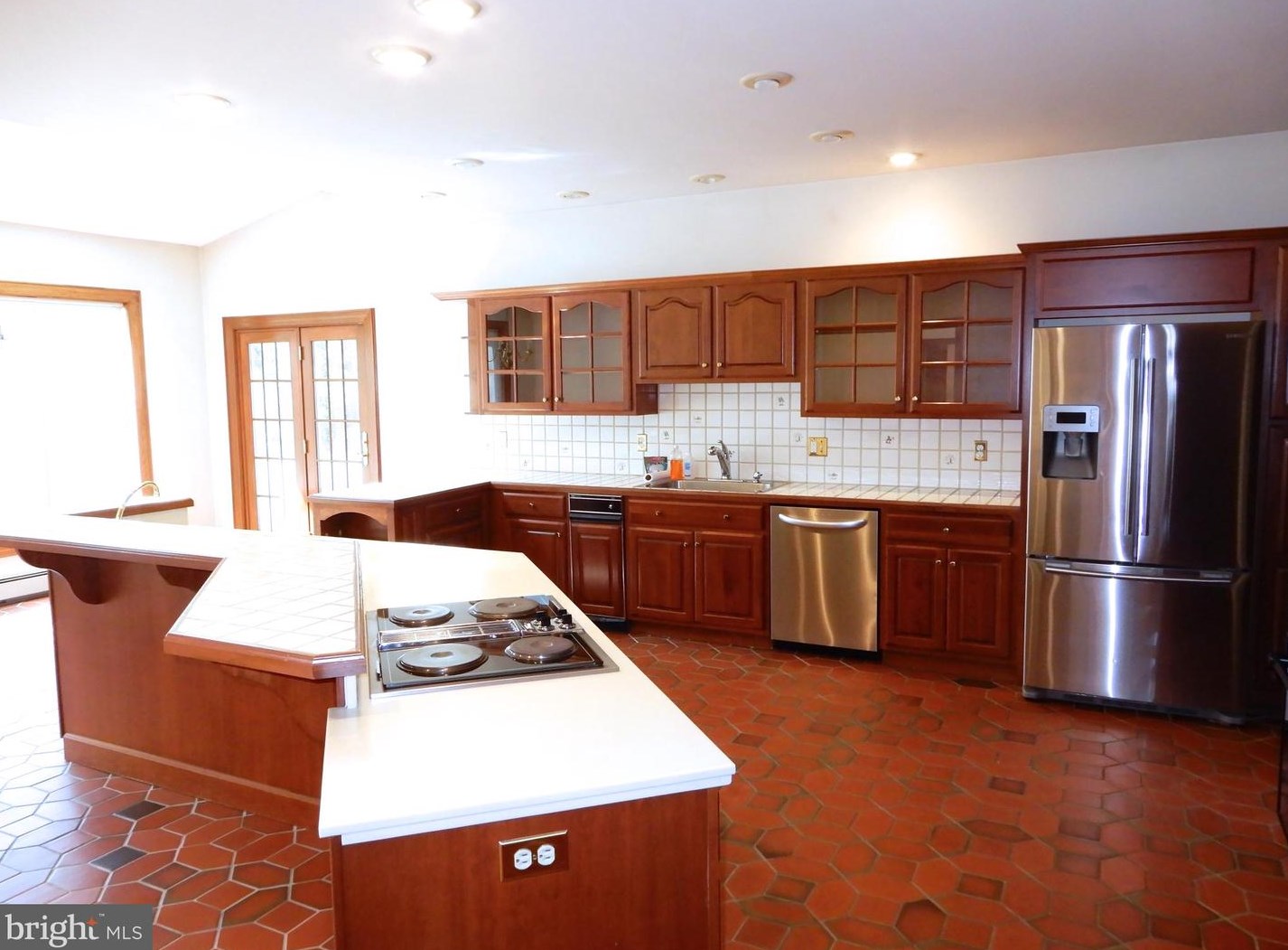 1 Spring Oak Dr, Upper Makefield PA  18940-2528 exterior