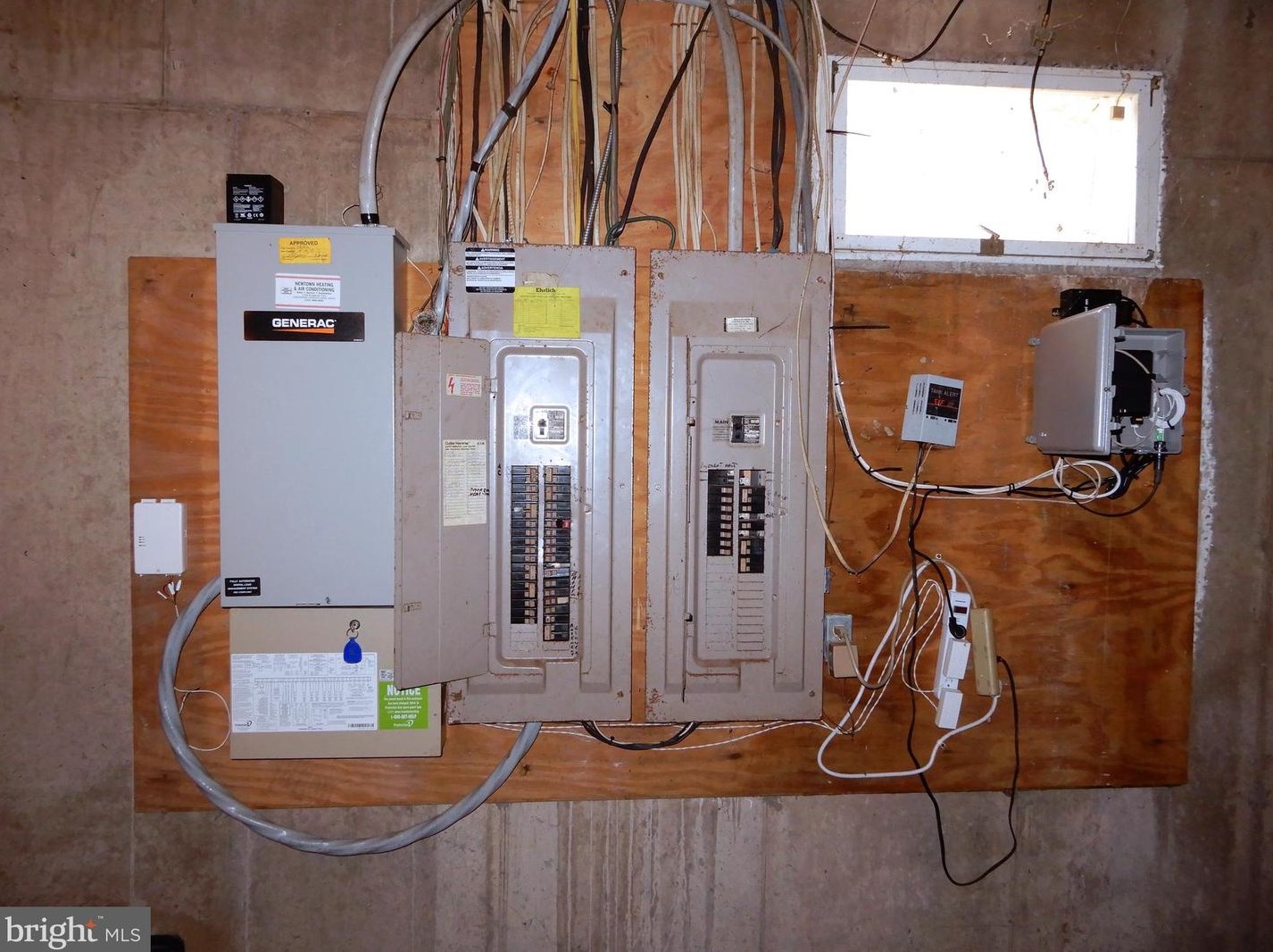 1 Spring Oak Dr, Upper Makefield PA  18940-2528 exterior