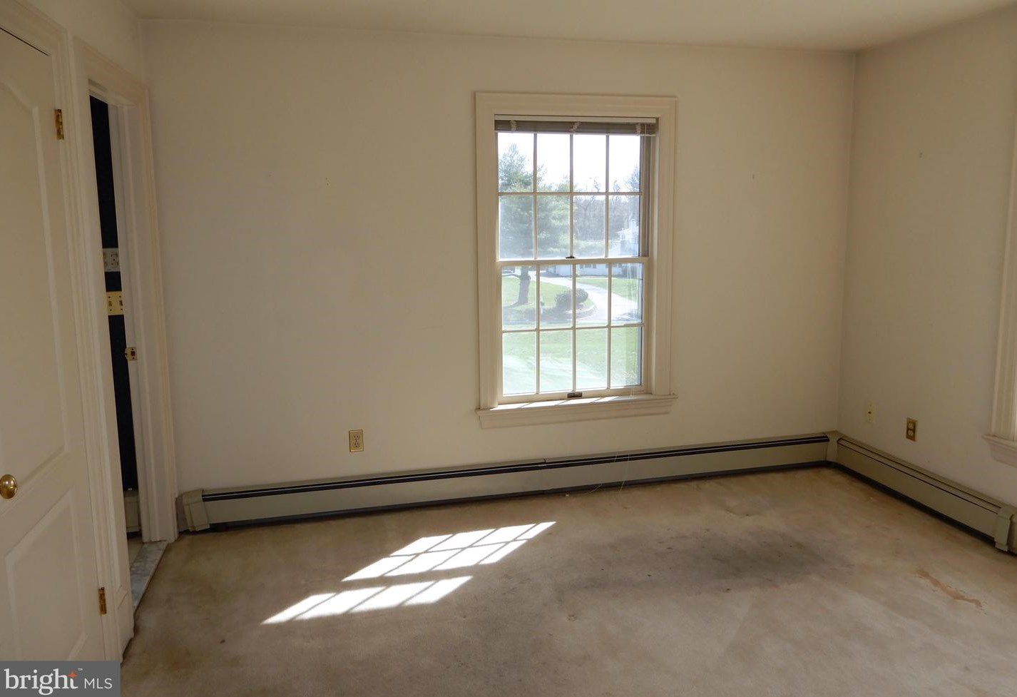 1 Spring Oak Dr, Upper Makefield PA  18940-2528 exterior