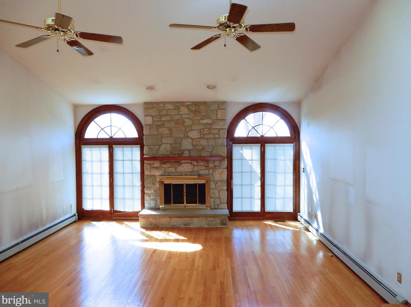 1 Spring Oak Dr, Upper Makefield PA  18940-2528 exterior