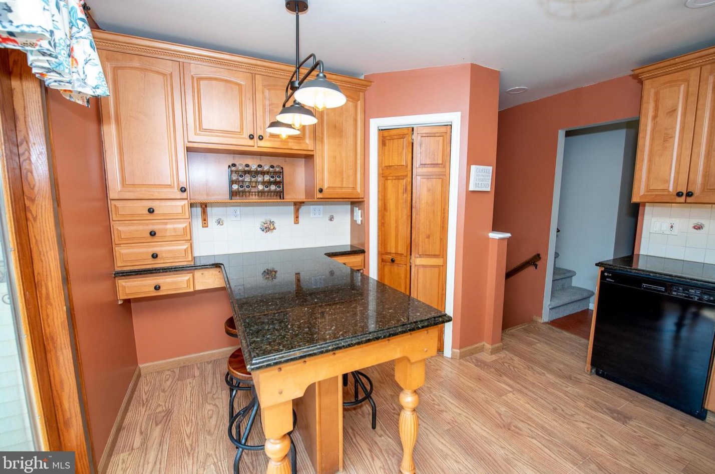 22 Hickory Ln, Upper Makefield PA  18940-1485 exterior