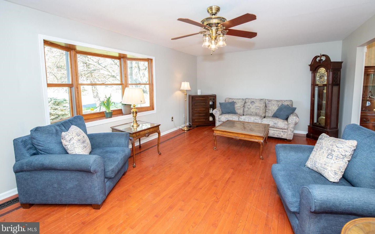 22 Hickory Ln, Upper Makefield PA  18940-1485 exterior