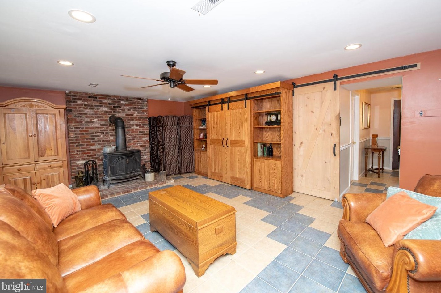 22 Hickory Ln, Upper Makefield PA  18940-1485 exterior