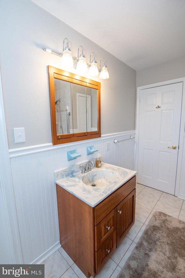 22 Hickory Ln, Upper Makefield PA  18940-1485 exterior