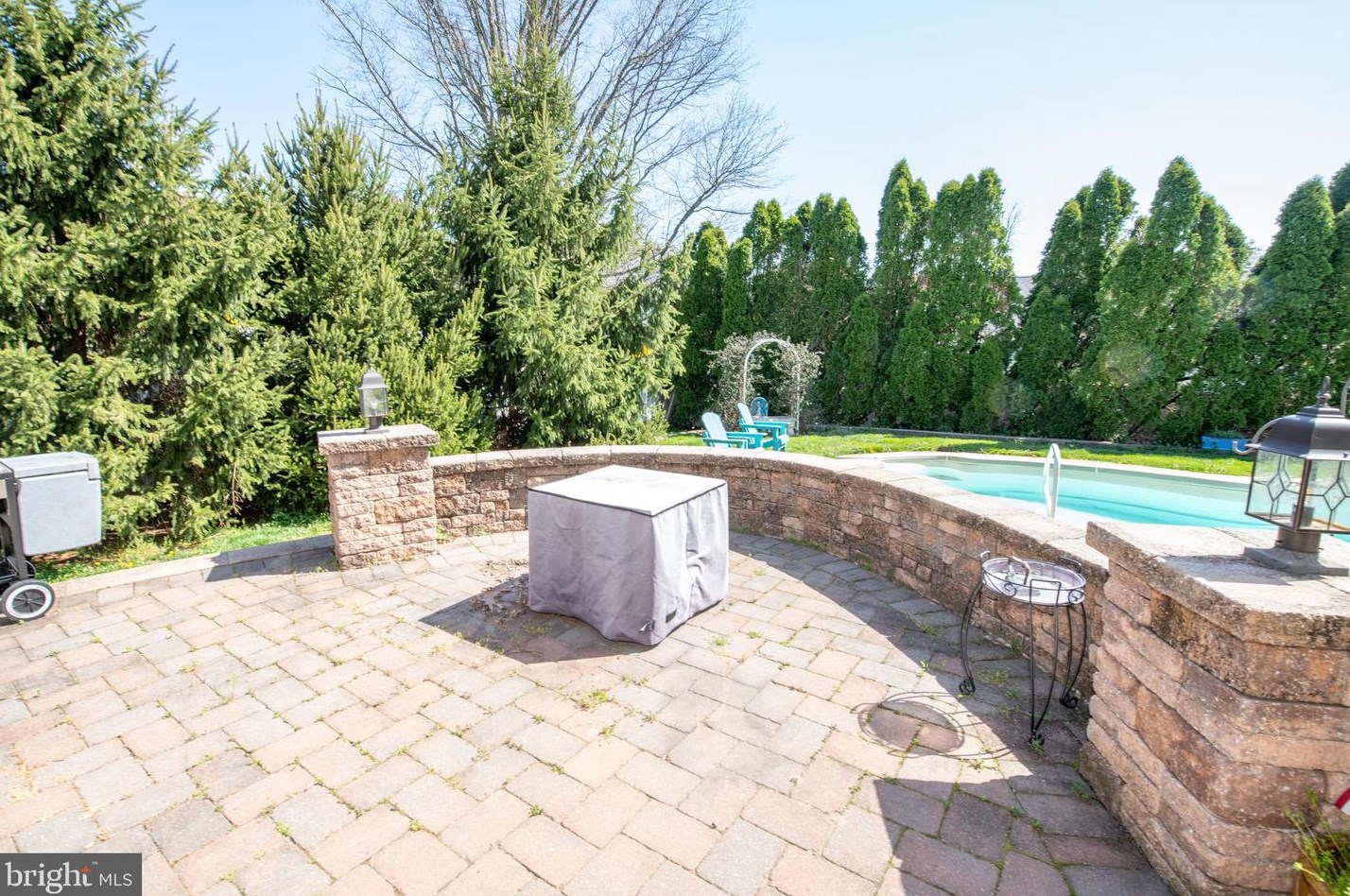 22 Hickory Ln, Upper Makefield PA  18940-1485 exterior