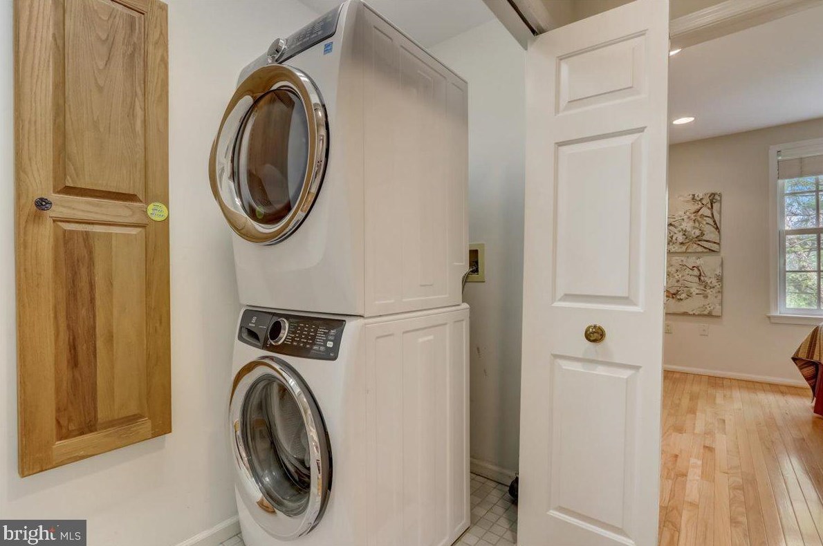 8 Barclay Ct, Upper Makefield PA  18940-1555 exterior