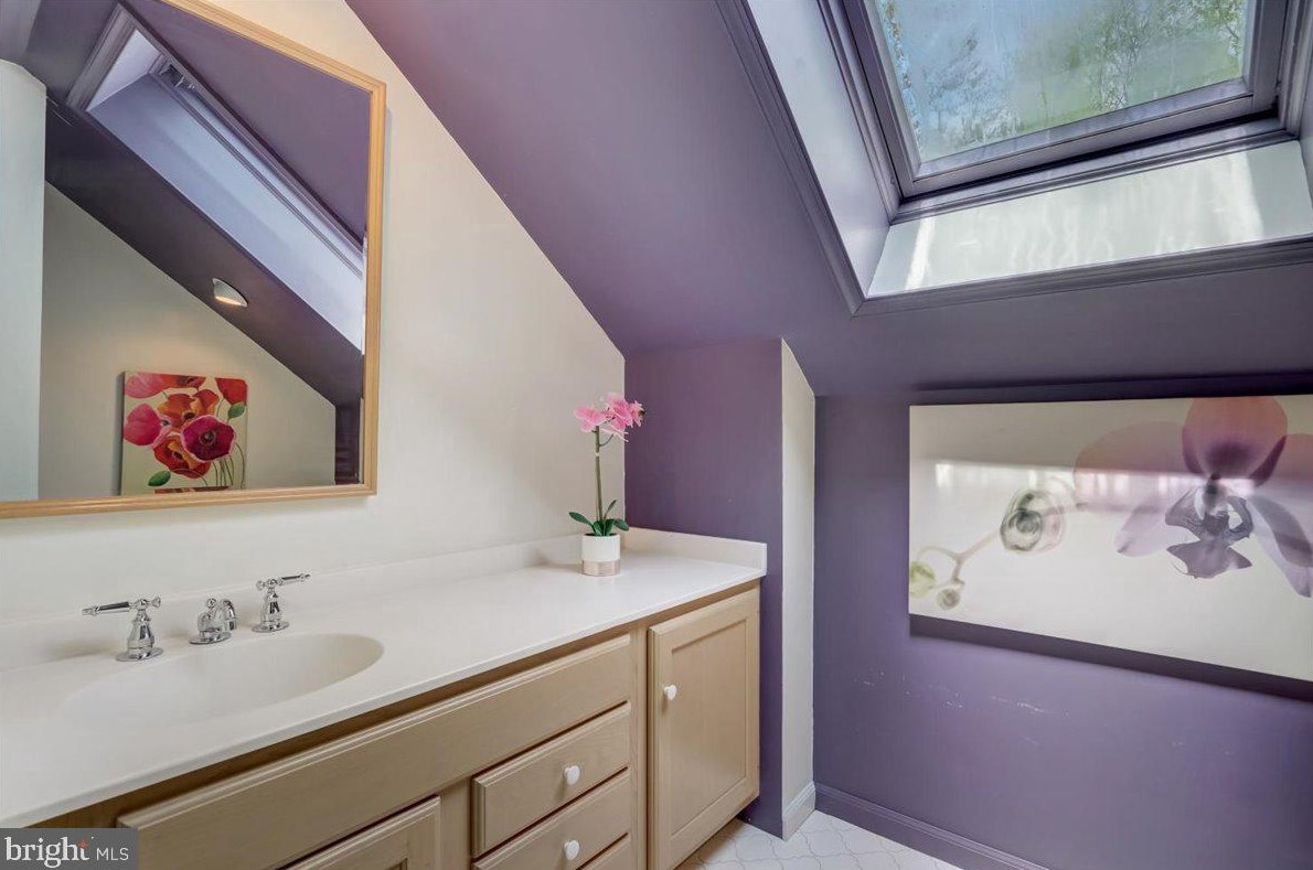 8 Barclay Ct, Upper Makefield PA  18940-1555 exterior