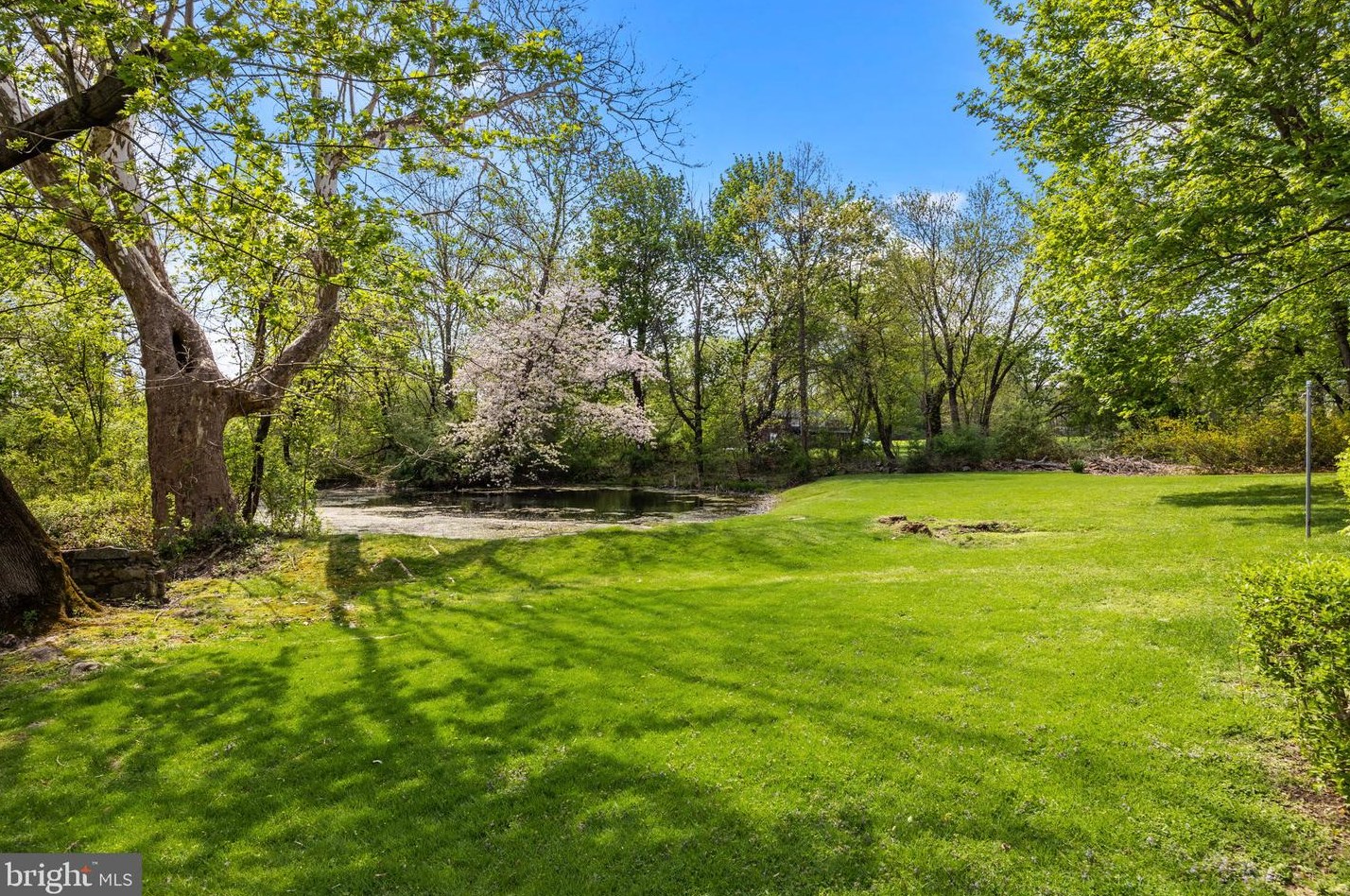 259 Stoopville Rd, Upper Makefield PA  18940-9210 exterior