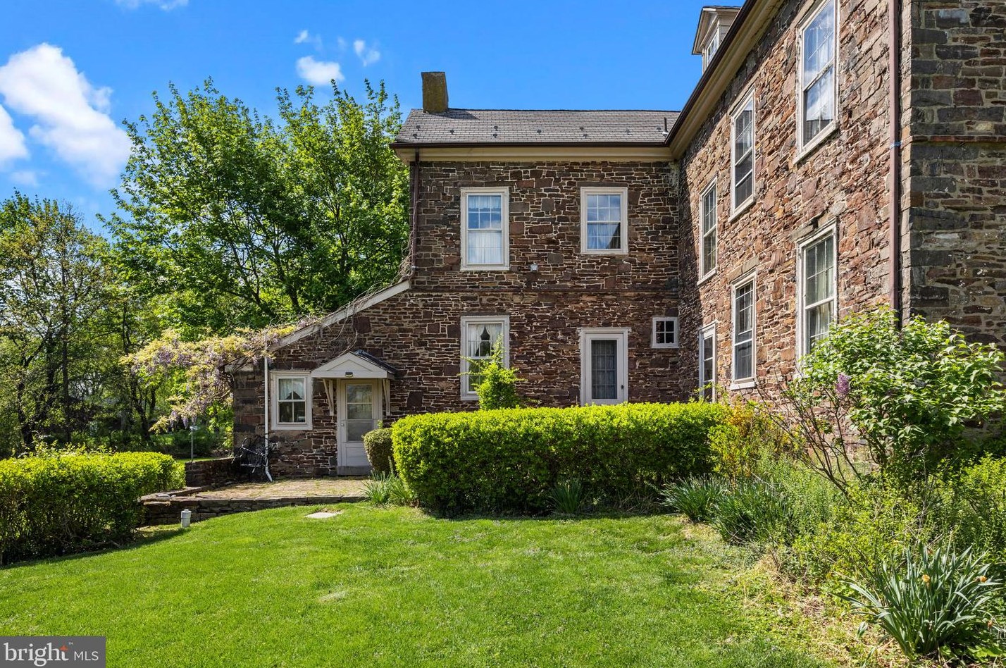 259 Stoopville Rd, Upper Makefield PA  18940-9210 exterior