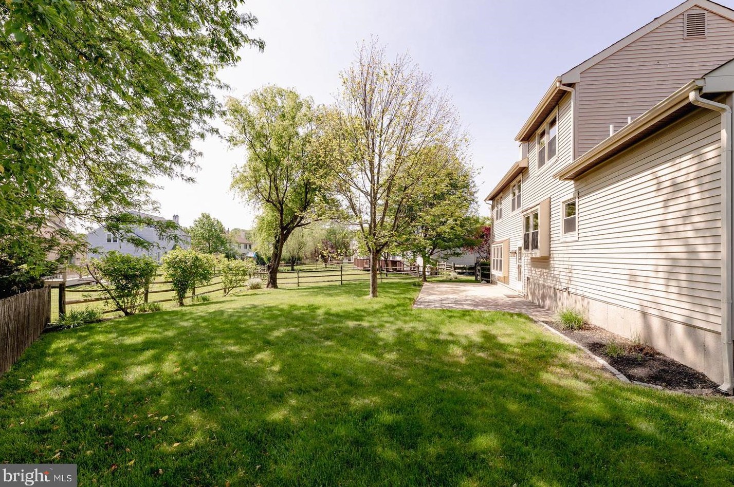 46 Snapdragon Dr, Upper Makefield PA  18940-9206 exterior