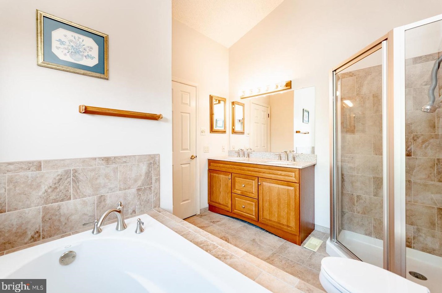 46 Snapdragon Dr, Upper Makefield PA  18940-9206 exterior