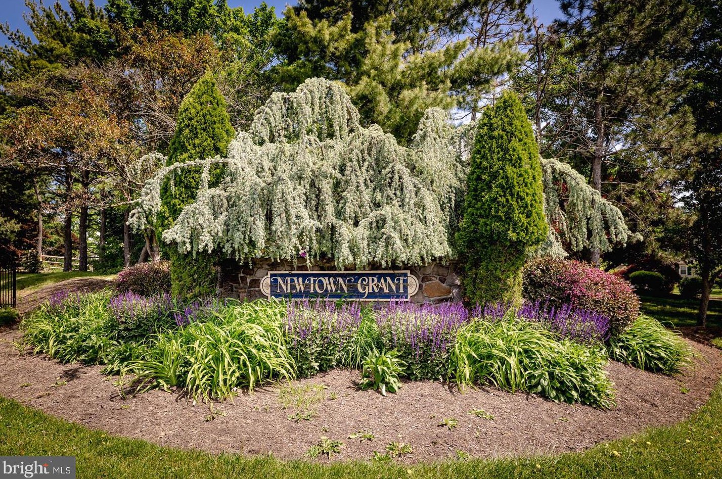 46 Snapdragon Dr, Upper Makefield PA  18940-9206 exterior