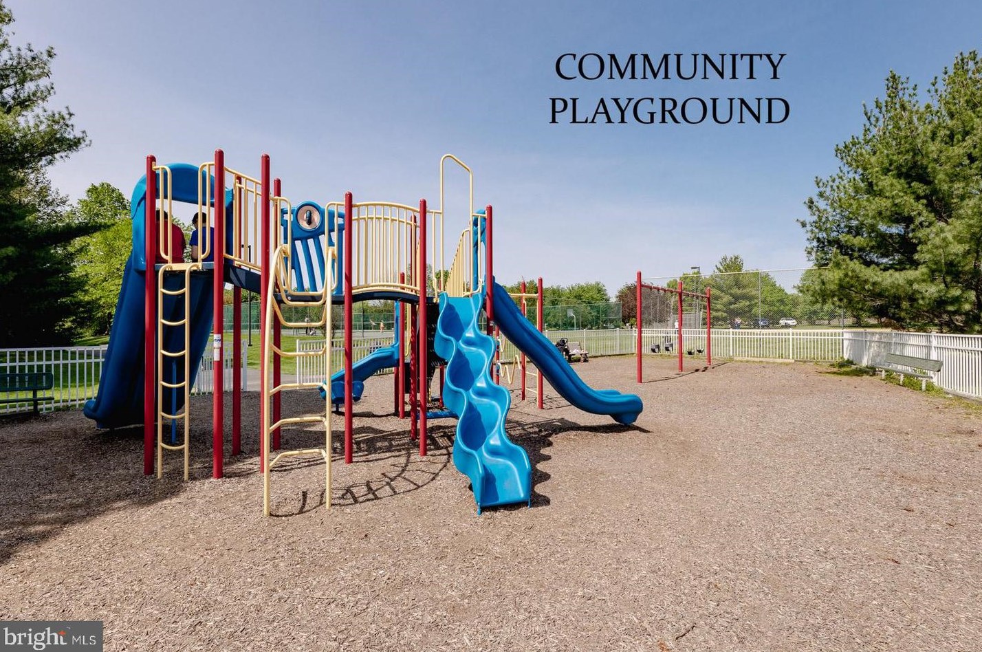 46 Snapdragon Dr, Upper Makefield PA  18940-9206 exterior