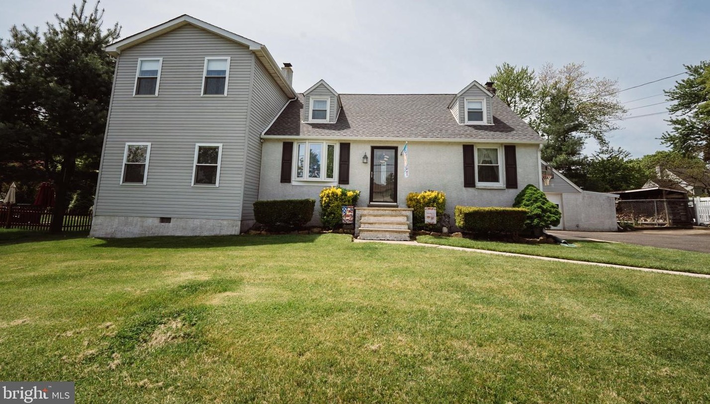 108 Samuel St, Langhorne PA  19053-4158 exterior