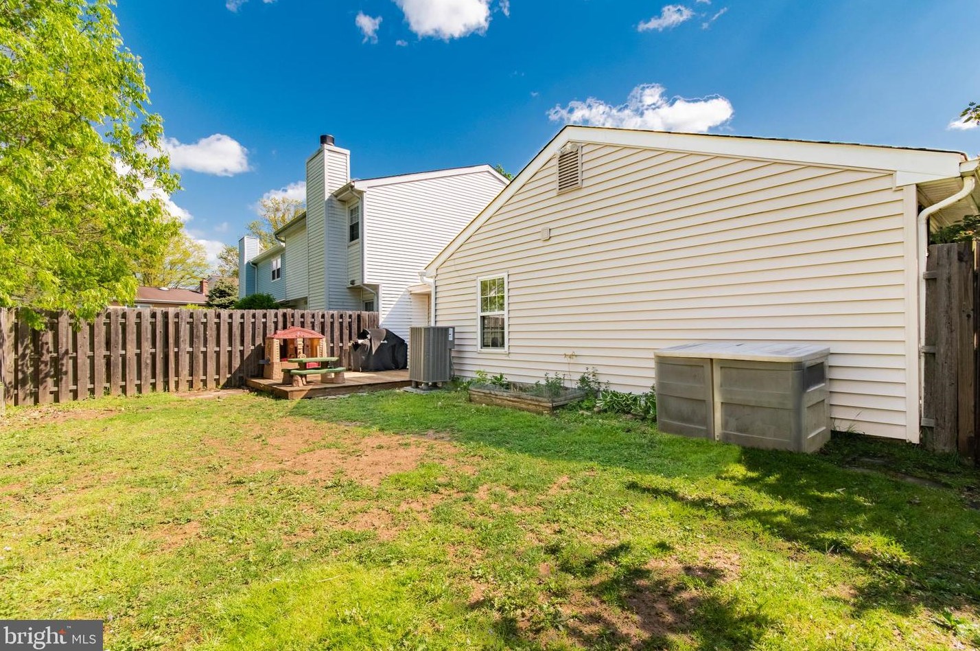 236 Canterbury Ct, Upper Makefield PA  18940-1416 exterior