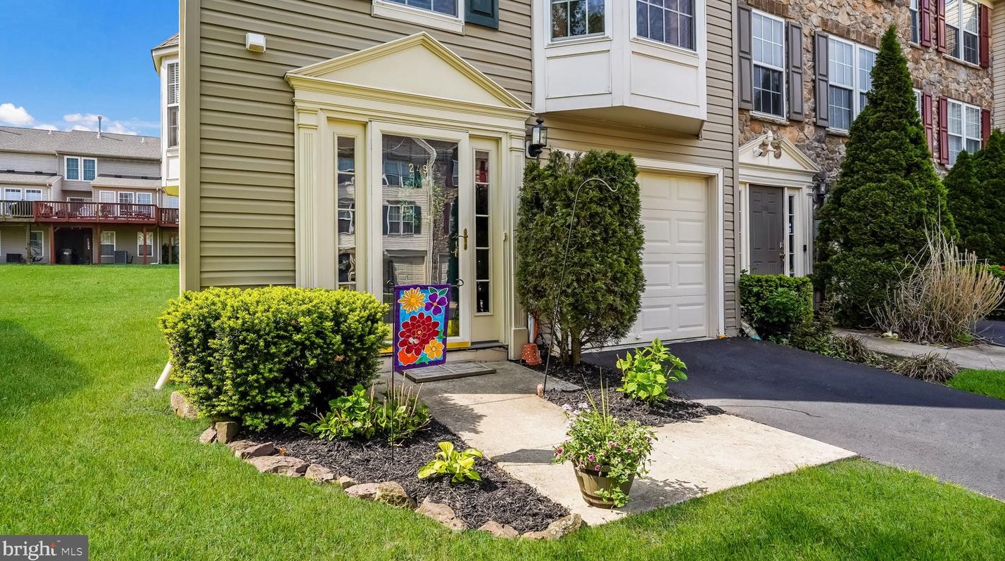 249 Windsor Ct, Quakertown PA  18951-5042 exterior