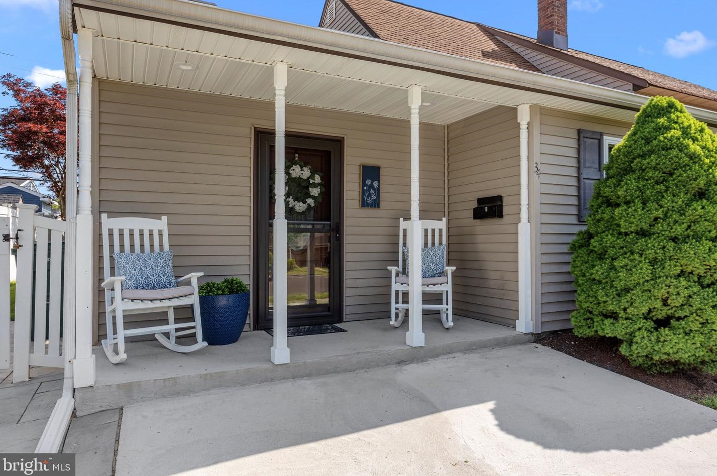 34 Rocky Pool Ln, Levittown PA  19055-1128 exterior