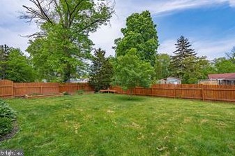 525 Lawn Ave, Sellersville PA  18960-2105 exterior