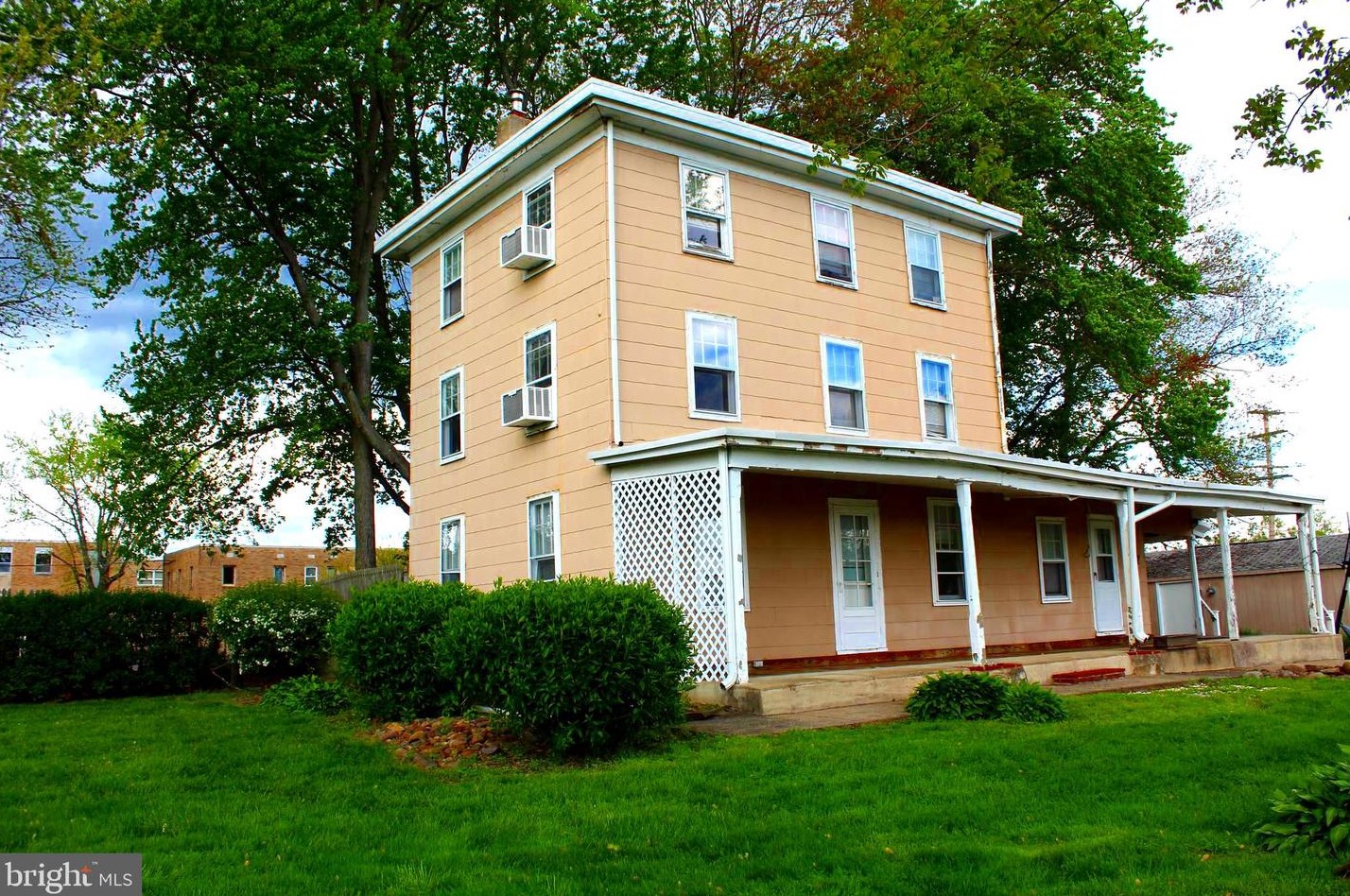 5117 Emilie Rd, Levittown PA  19057 exterior