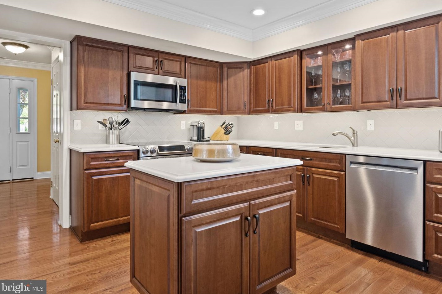 278 Burgundy Ln, Upper Makefield PA  18940-1666 exterior