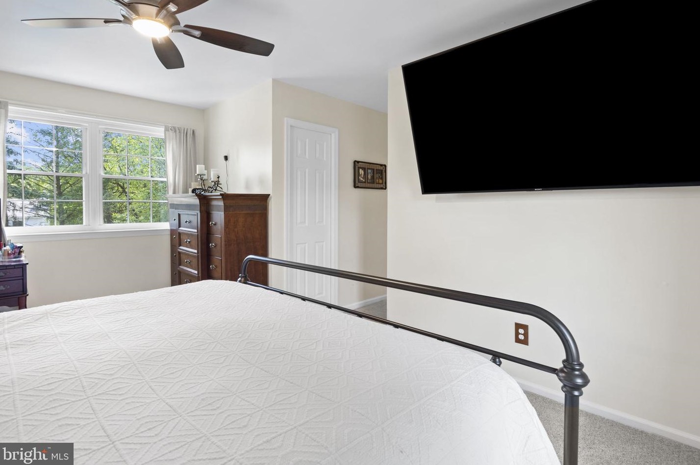 278 Burgundy Ln, Upper Makefield PA  18940-1666 exterior